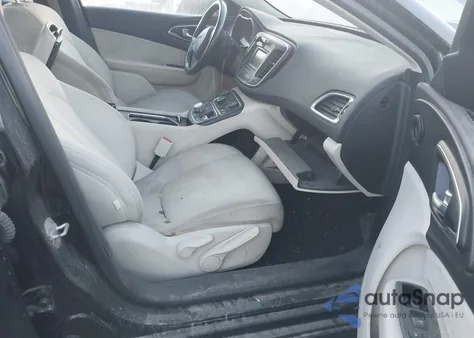 2015 Chrysler 200 Limited z USA, uszkodzony, nr VIN 1C3CCCAB2FN732409